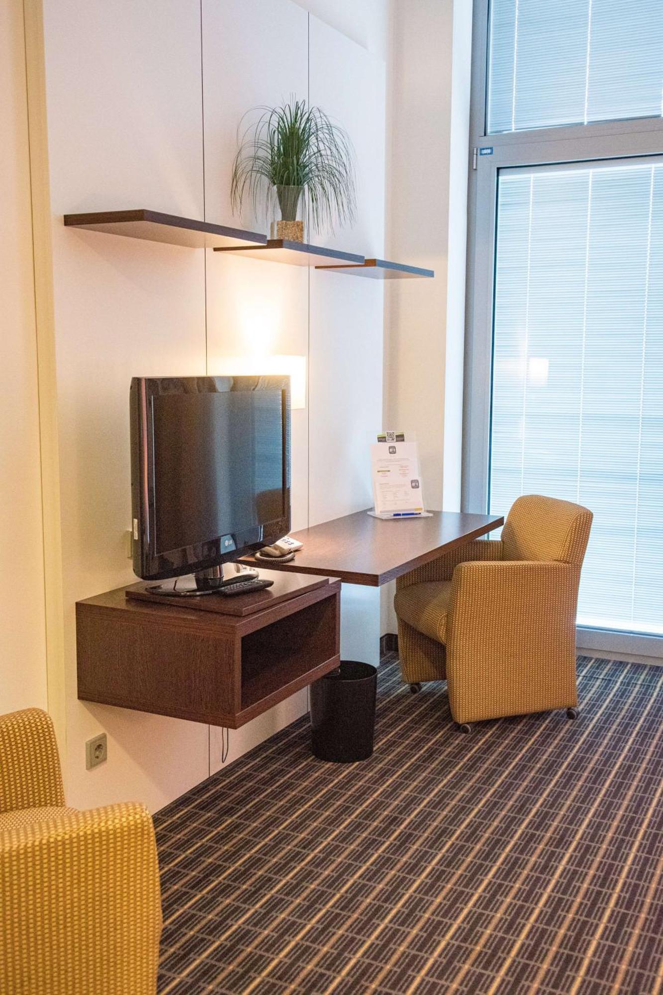 Livenwork Hotel & Coworking Gvz Ingolstadt Ngoại thất bức ảnh